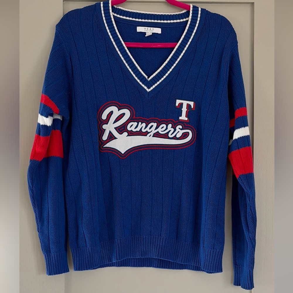 Wear by Erin Andrew’s Texas Rangers Sweater with Red and White Stripes XS